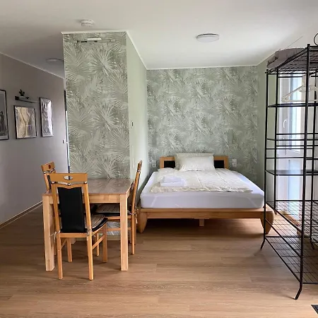 Helles Mit Terrasse *